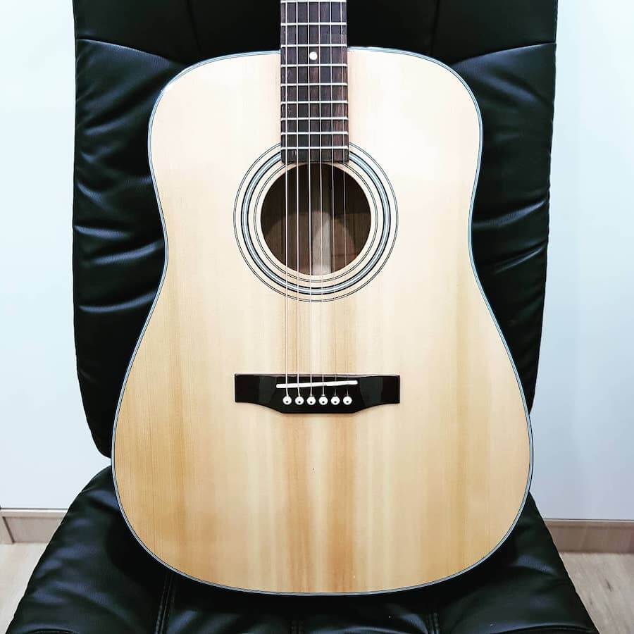 Guitar Acoustic Fullsize Hong Dao4